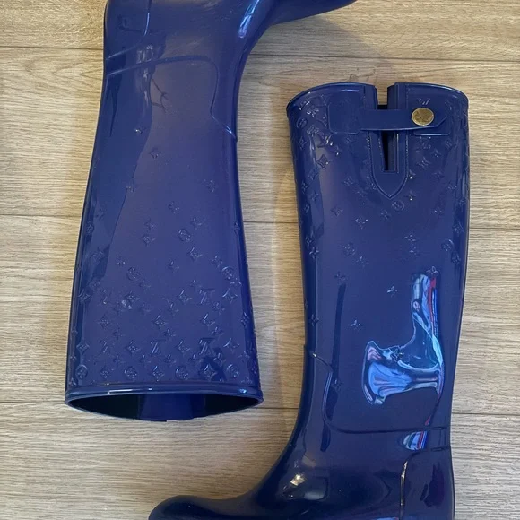 Authentic Louis Vuitton Rainboots - Size 37 - Picture 2 of 5